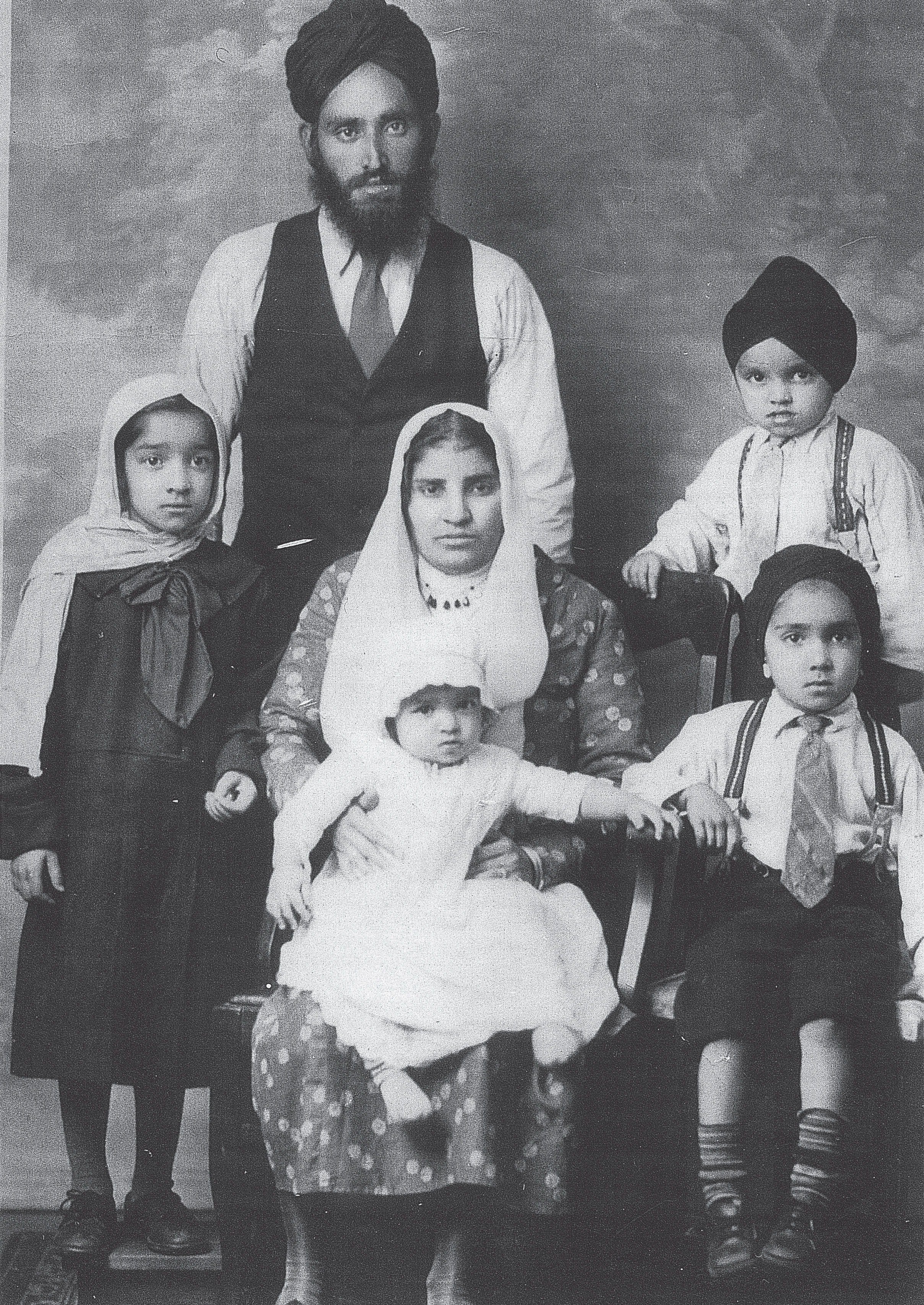 Thakur Singh Banga & Family, Date unknown. Photo courtesy of the Banga Family.