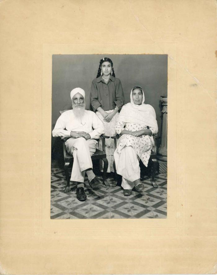 [Photo of Pandori family]