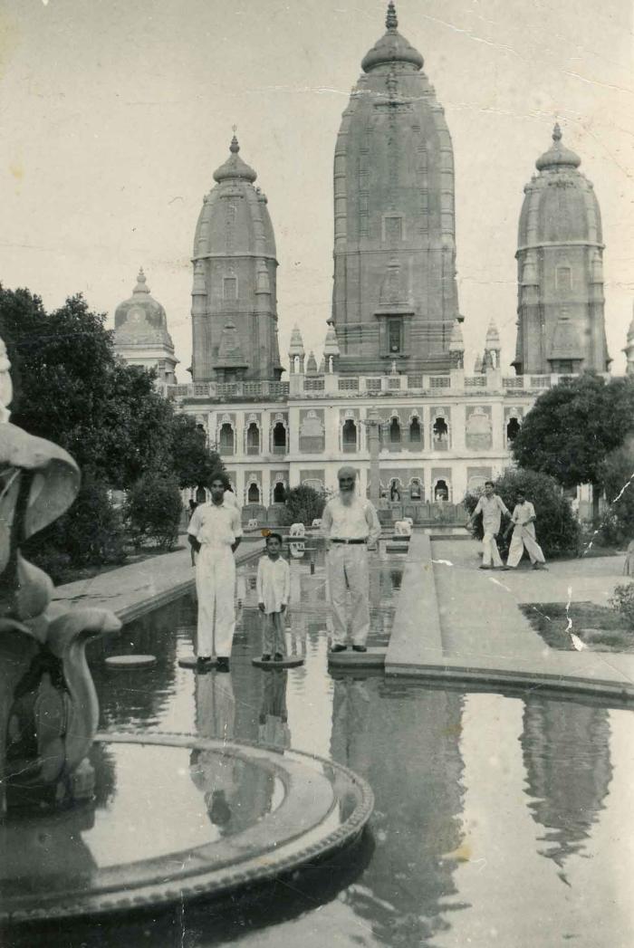[Photo of Mit Singh Pandori and family]
