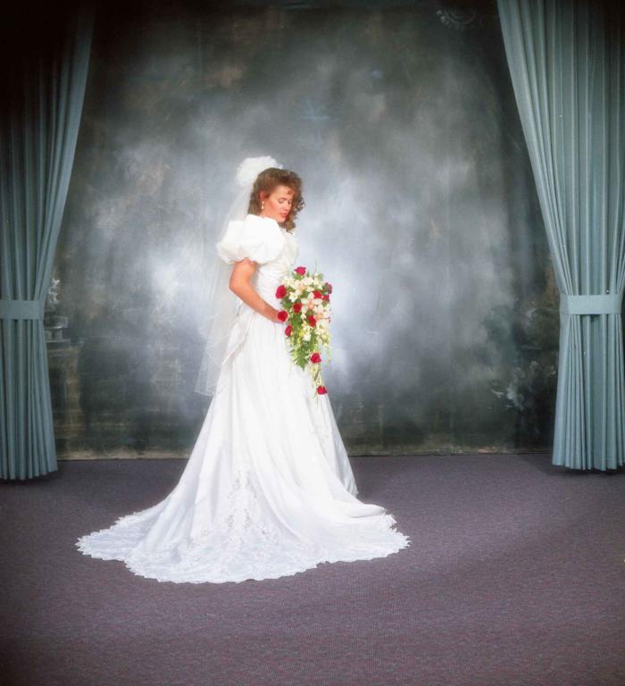 [Portrait photo of Leanne Neitch]