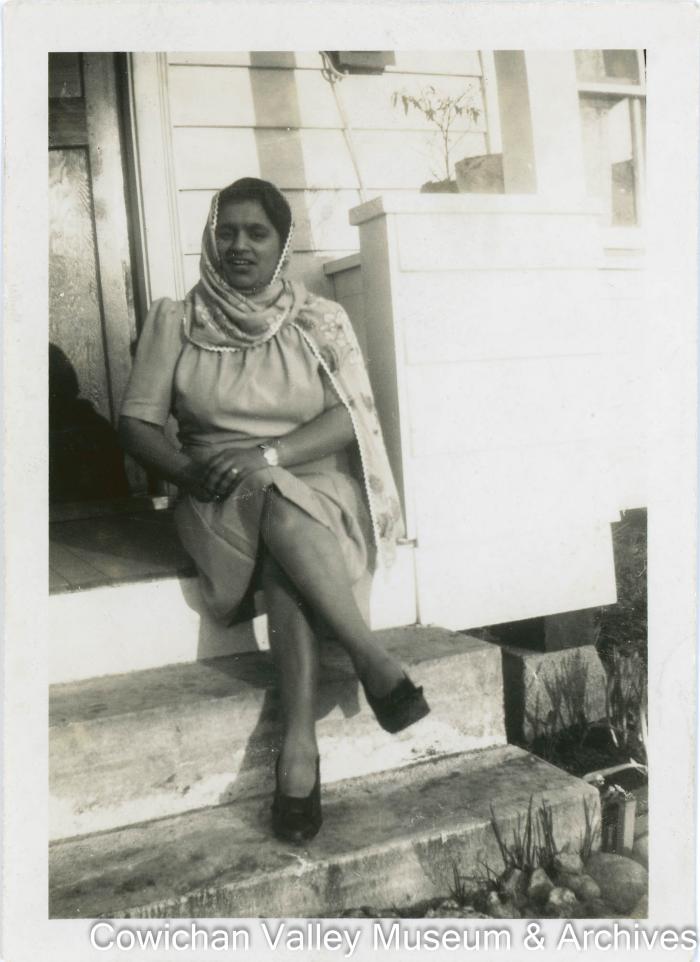 Minnie Manhas Luddu daughter of Mayo's older brother Ganea Singh