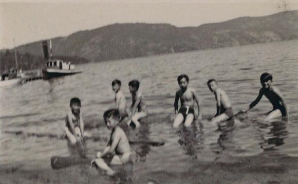 [Photo of a group of children at Maple Bay, B.C.]