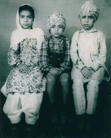 [Photo of Jeeto Sidhu and brothers]