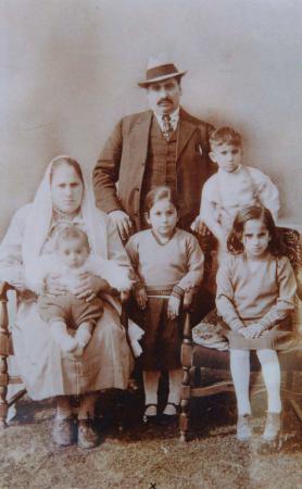 [Family photo of Mayo Singh Manhas and Bishan Kaur Mayo]