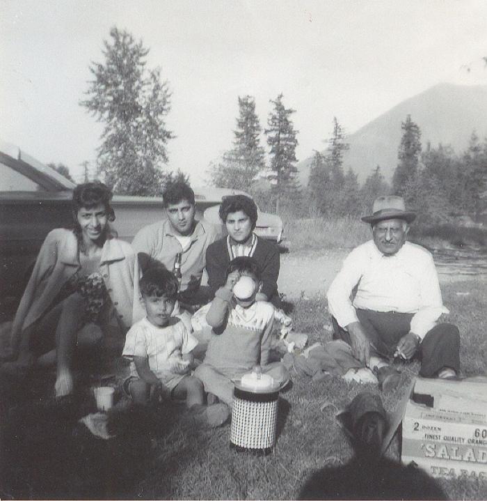 [Group photo of Aulak family on a picnic]
