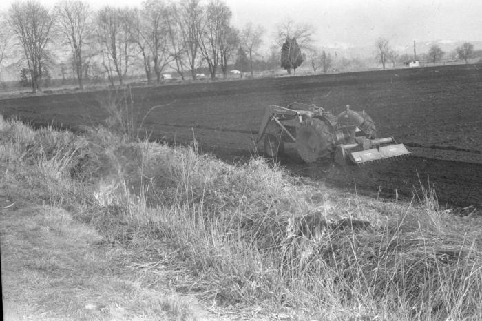 [Photo of Sarjit "Mac" Singh's farm]