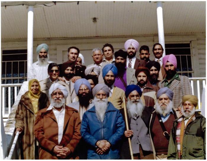 [Group photo taken outside the Gur Sikh Temple]
