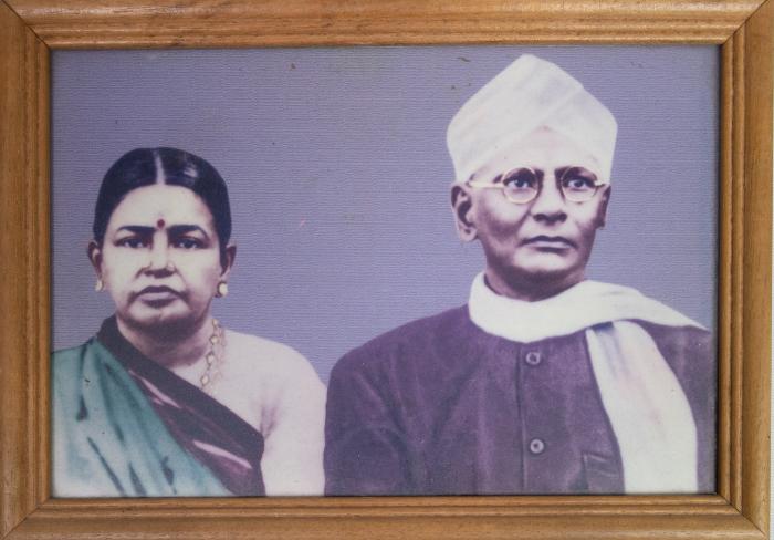 [Framed photo of a couple]