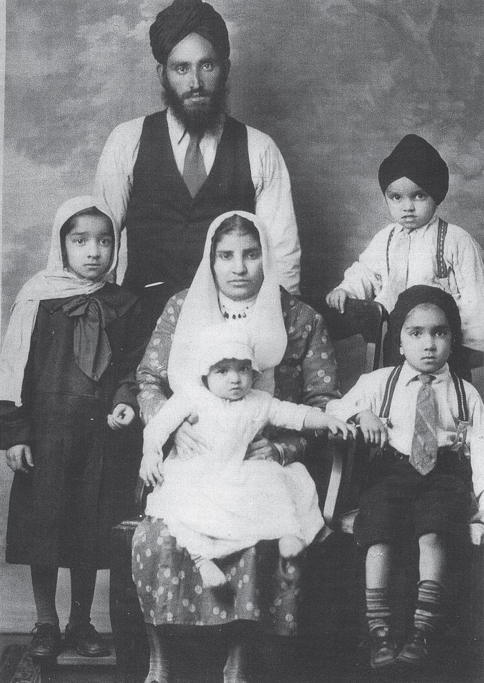 Thakur Singh Banga and family