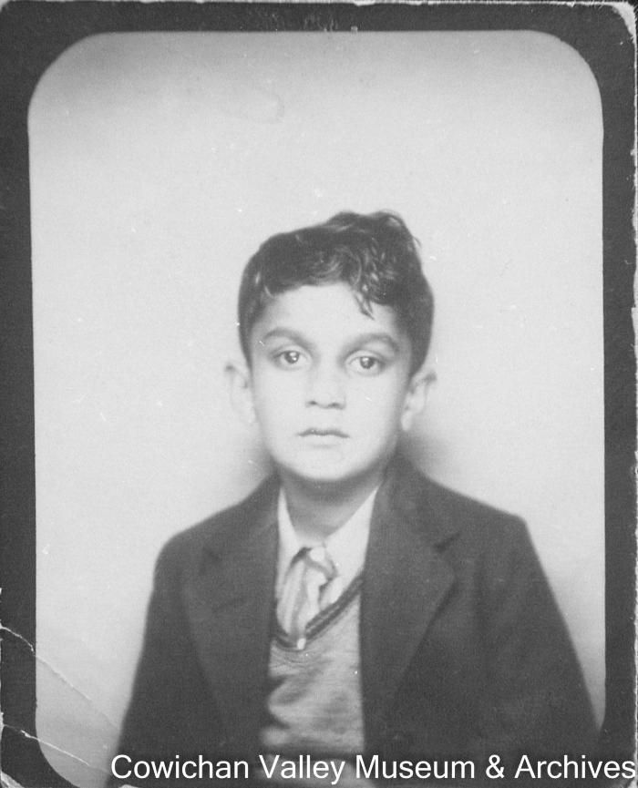 [Portrait of unidentified boy]