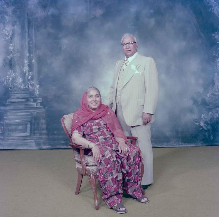 [Group portrait of an unidentified man and an unidentified woman]