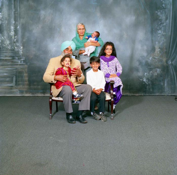 [Group portrait of Bains, Chattar Siingh and Bains, Narajan Kaur and family]