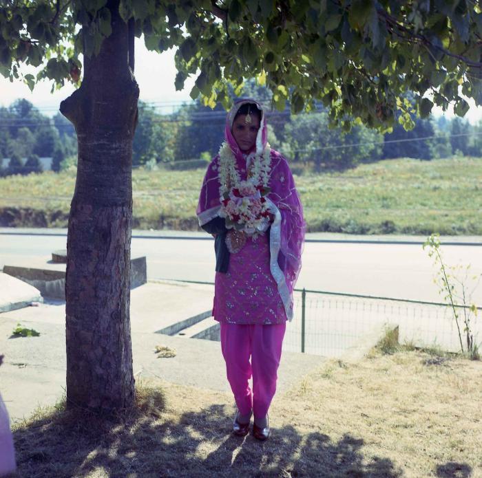 [Portrait of unidentified bride]