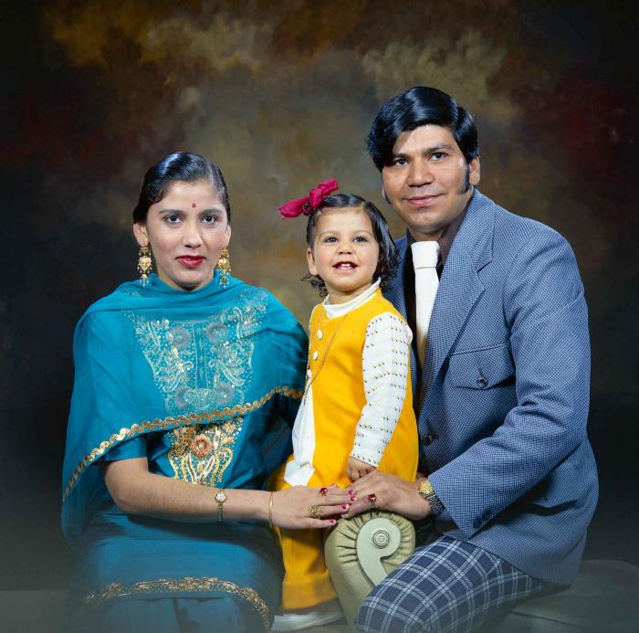 [Group photo of Daljit Dahliwal with his family]