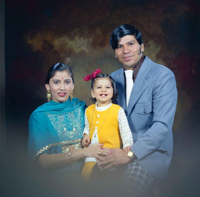[Group photo of Daljit Dahliwal with his family]