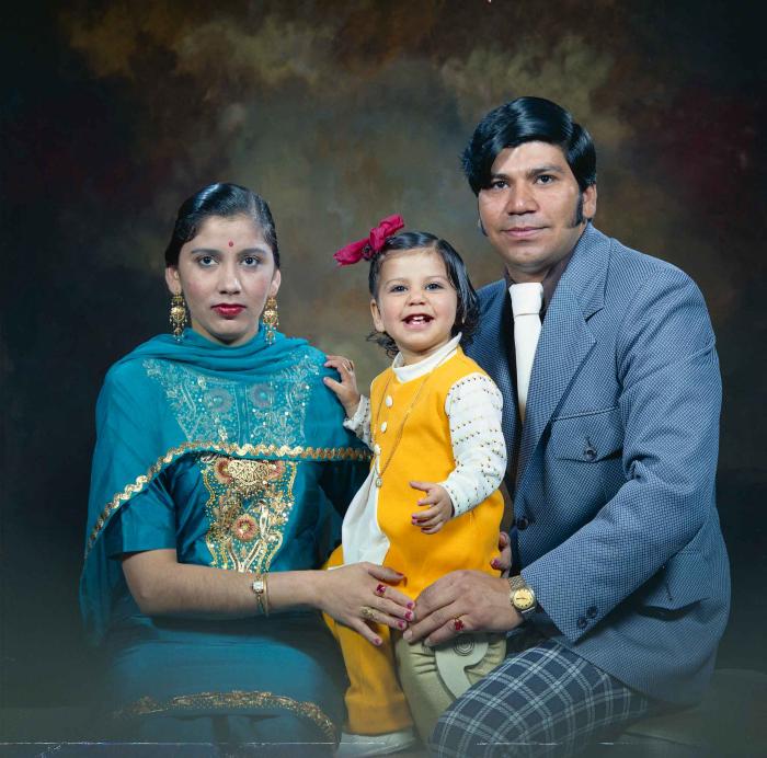 [Group photo of Daljit Dahliwal with his family]