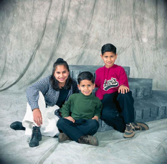 [Group photo of unidentified children]