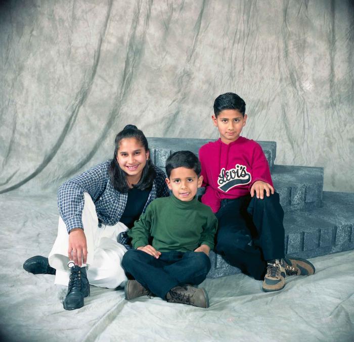 [Group photo of unidentified children]