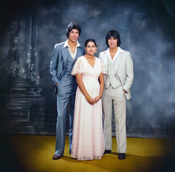 [Group photo of Gurnail Brar's family]