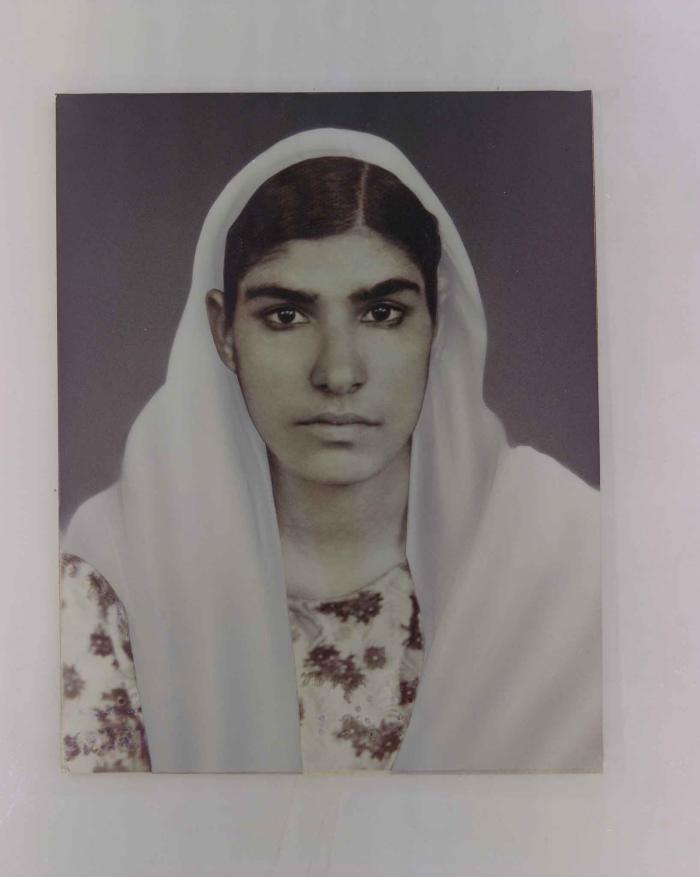 [Passport sized photo of Trisha Brar's mother]
