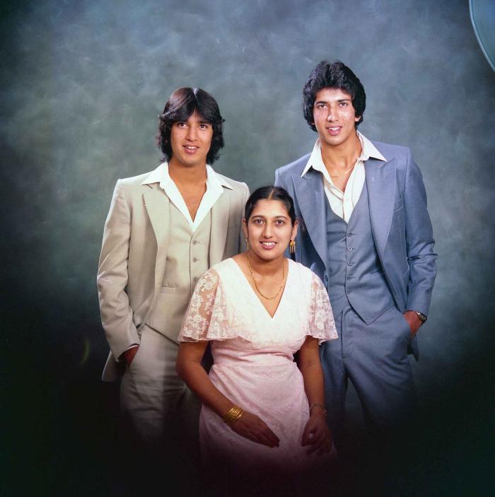 [Group photo of Gurnail Brar's family]