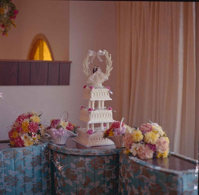 [Photo of the wedding cake]
