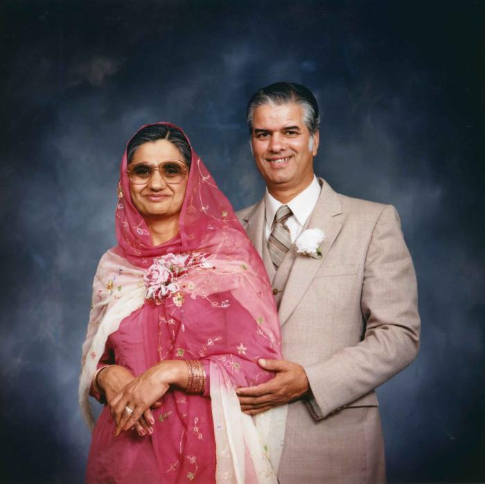 [Photo of the family members of Charan Kaila and Karmjit Gill]