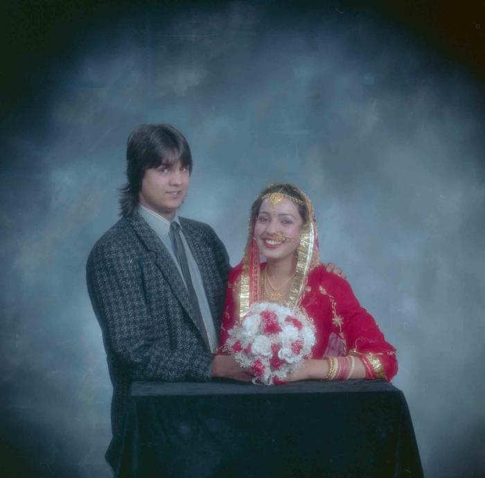 [Photo of Chani Kondolay with an unidentified woman]
