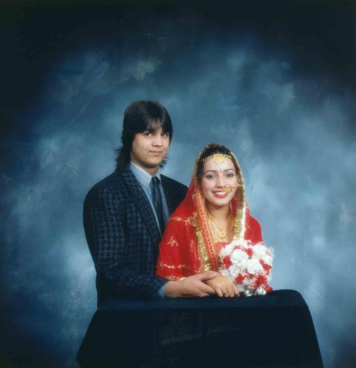 [Photo of Chani Kondolay with an unidentified woman]