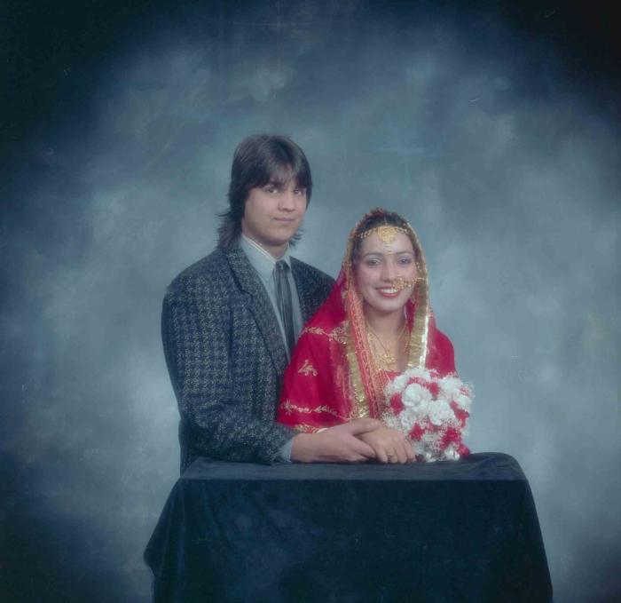 [Photo of Chani Kondolay with an unidentified woman]