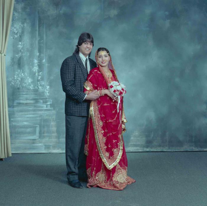 [Photo of Chani Kondolay with an unidentified woman]