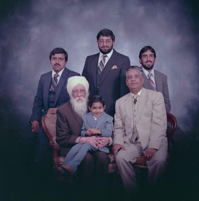 [Group photo of Mukhtiar Nager and family members]