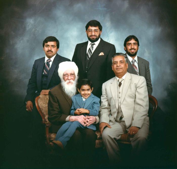 [Group photo of Mukhtiar Nager and family members]