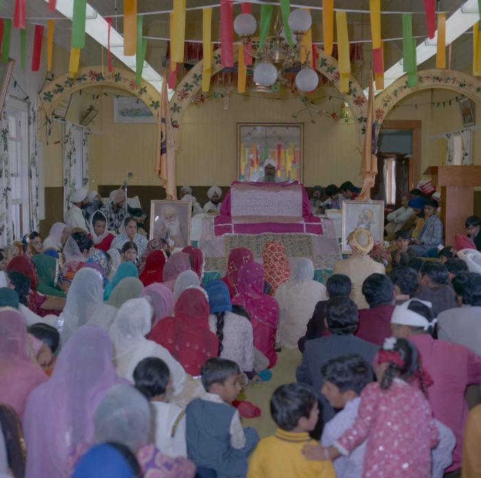 [Photo of Sri Guru Granth Sahib]