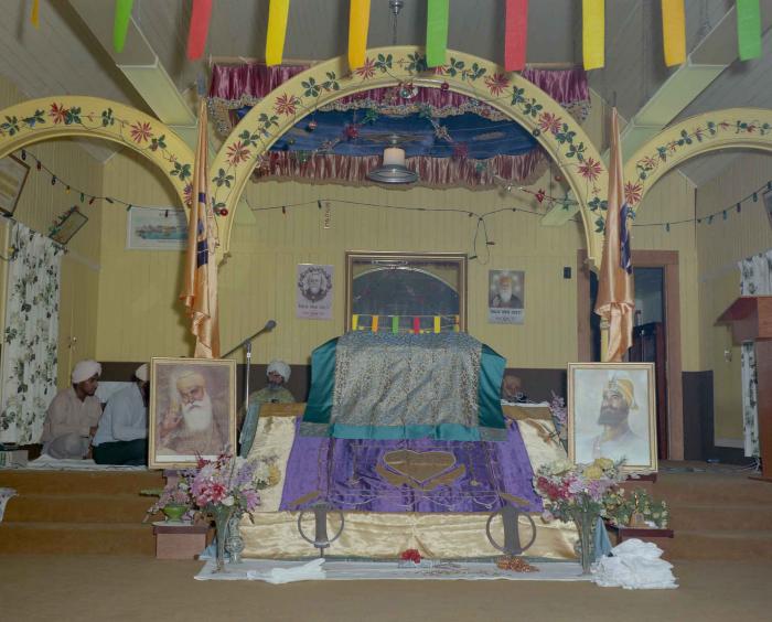 [Photo of Sri Guru Granth Sahib]